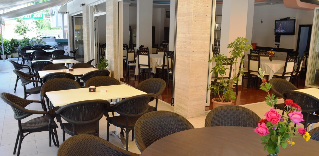 Hotel Riviera Драч Екстериор снимка