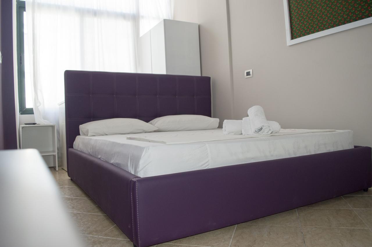 Hotel Riviera Драч Екстериор снимка