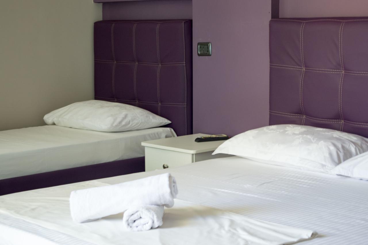 Hotel Riviera Драч Екстериор снимка