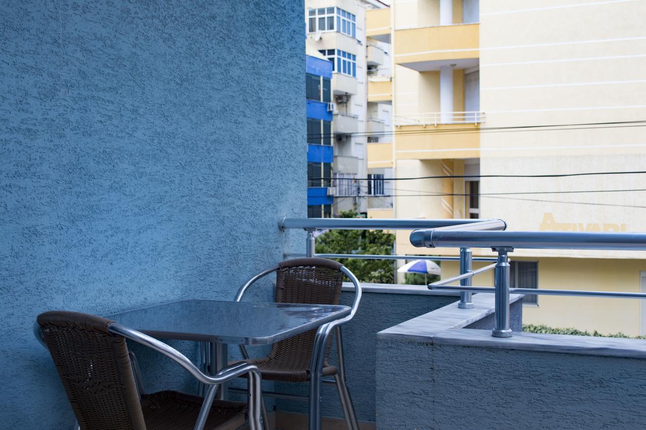 Hotel Riviera Драч Екстериор снимка