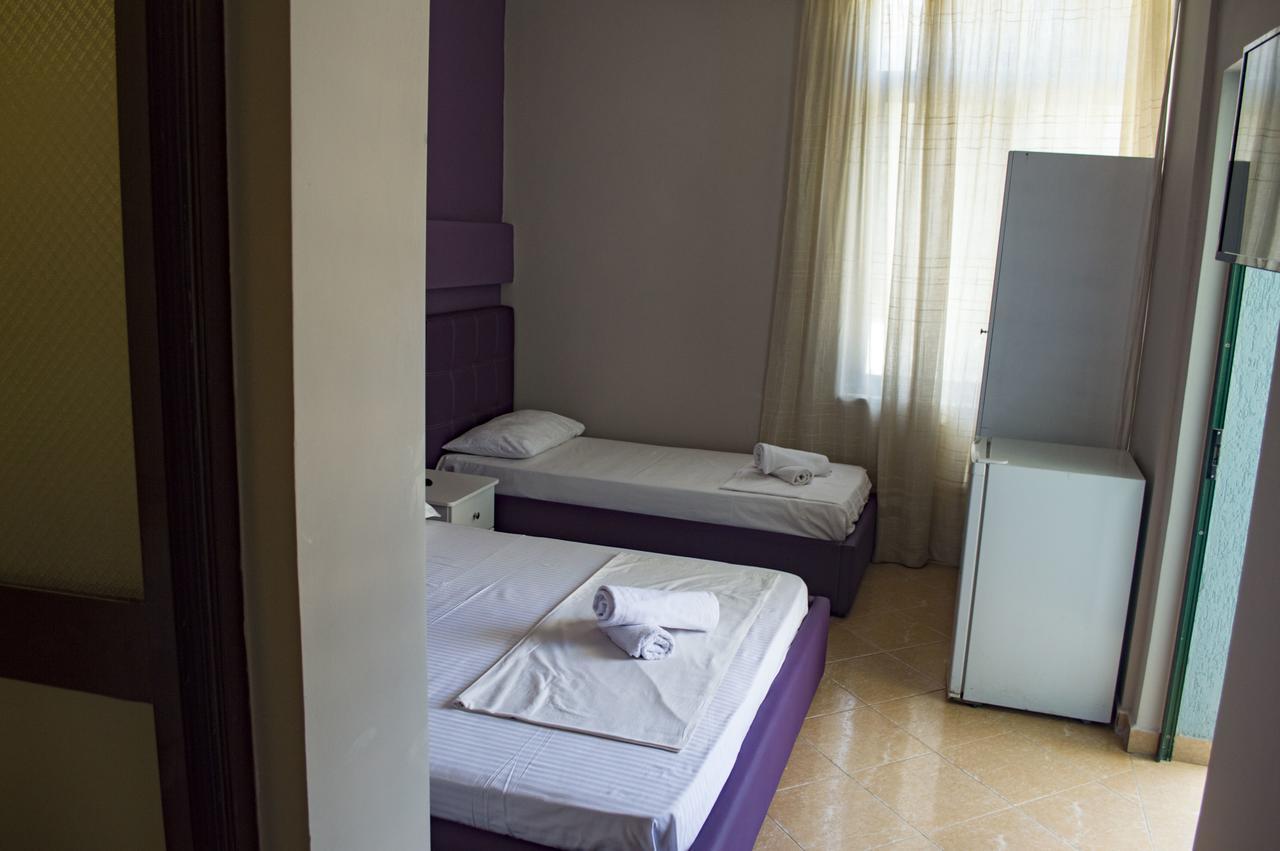 Hotel Riviera Драч Екстериор снимка