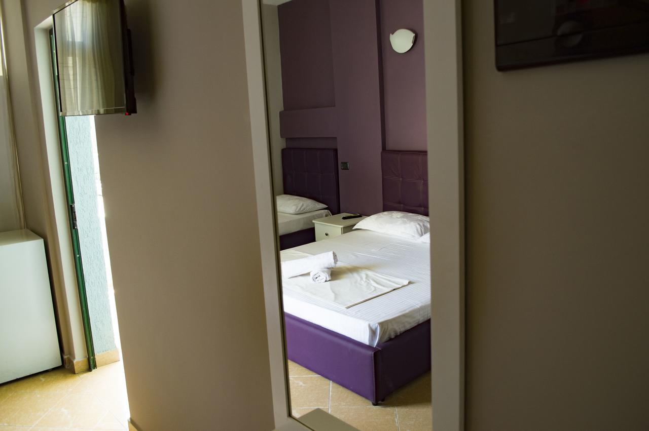 Hotel Riviera Драч Екстериор снимка
