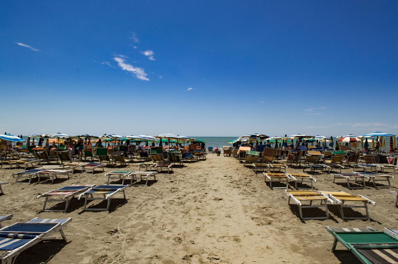 Hotel Riviera Драч Екстериор снимка