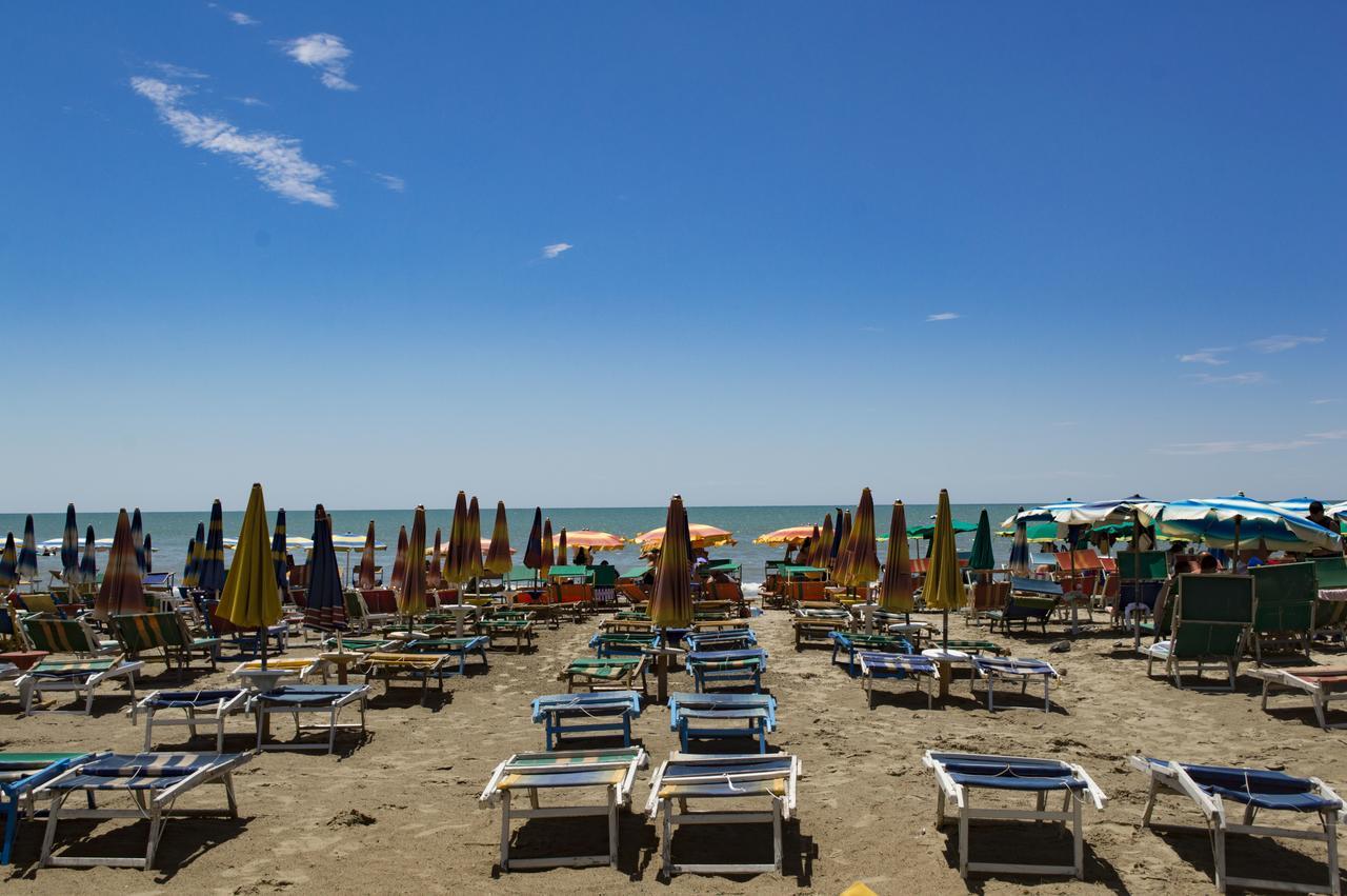 Hotel Riviera Драч Екстериор снимка