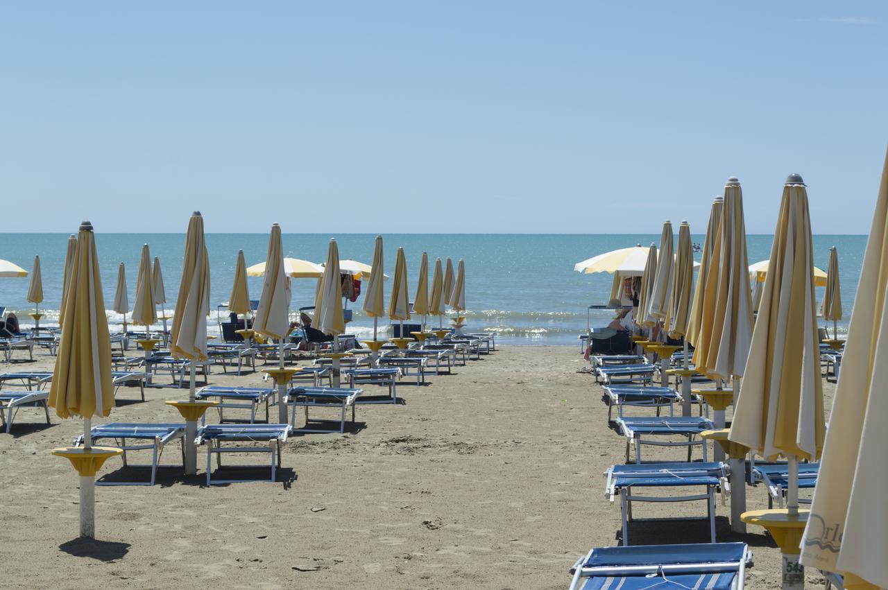 Hotel Riviera Драч Екстериор снимка